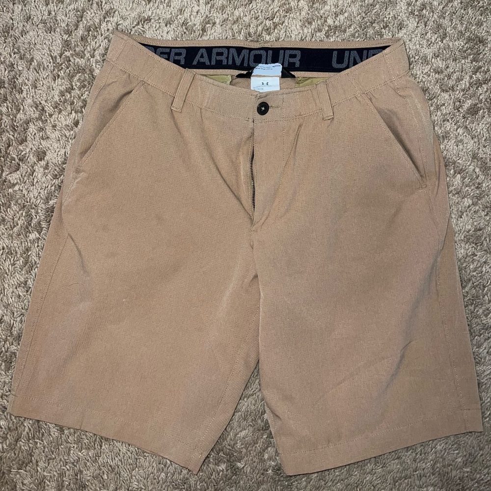 Under Armour heat gear mens button shorts Size 34